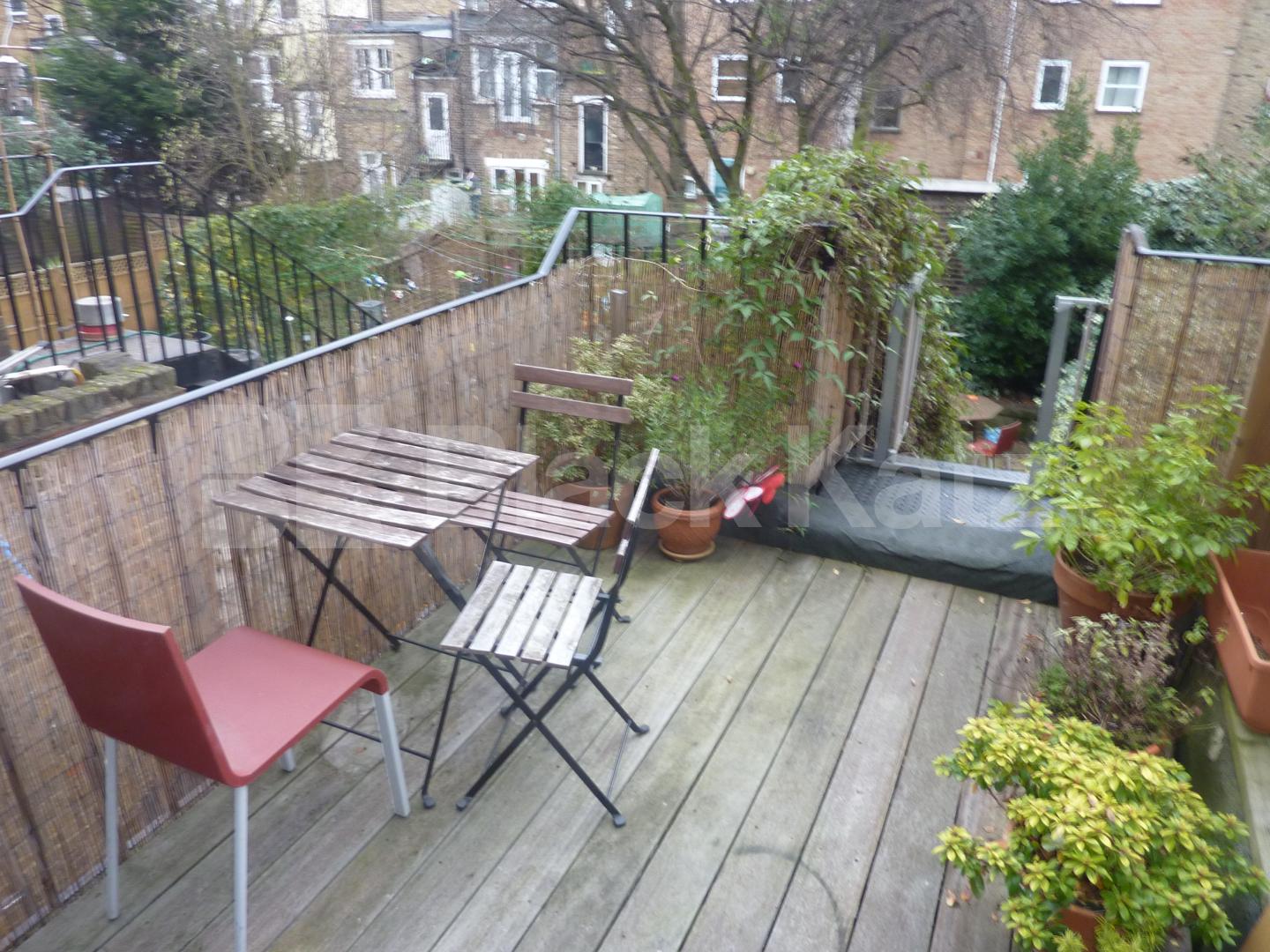 			NEW INSTRUCTION / ROOF TERRACE & GARDEN, 2 Bedroom, 1 bath, 1 reception Flat			 Alexander Road, ARCHWAY